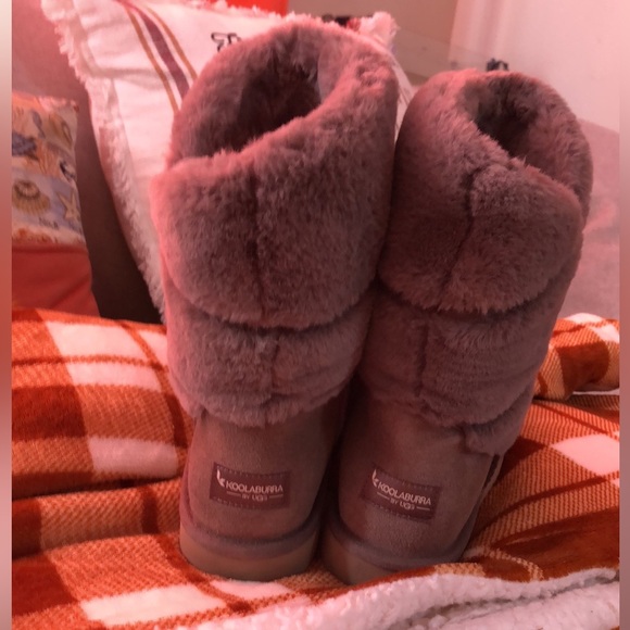 Size 9 USA Koolaburra by Ugg booties. Soft fake fur on top of booties. - Picture 1 of 6